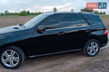 Внедорожник / Кроссовер Mercedes-Benz M-Class 2013 в 