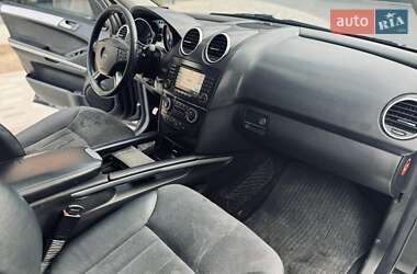 Позашляховик / Кросовер Mercedes-Benz M-Class 2005 в 