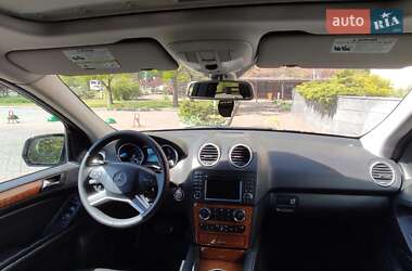 Позашляховик / Кросовер Mercedes-Benz M-Class 2009 в 