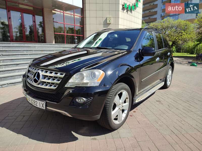 Позашляховик / Кросовер Mercedes-Benz M-Class 2009 в 