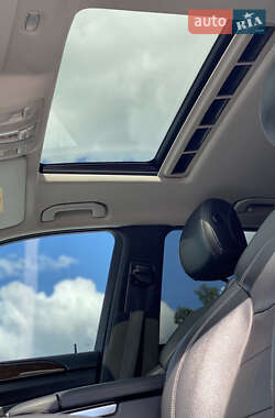 Позашляховик / Кросовер Mercedes-Benz M-Class 2011 в 