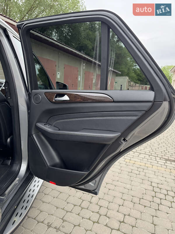 Внедорожник / Кроссовер Mercedes-Benz M-Class 2013 в Каменец-Подольском