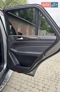 Внедорожник / Кроссовер Mercedes-Benz M-Class 2013 в 