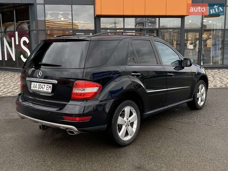 Позашляховик / Кросовер Mercedes-Benz M-Class 2009 в Києві