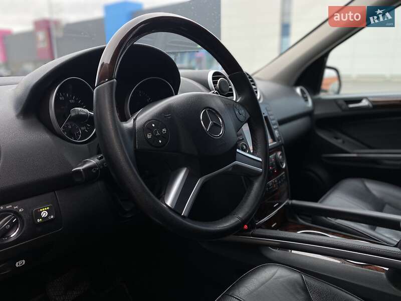 Позашляховик / Кросовер Mercedes-Benz M-Class 2009 в Києві