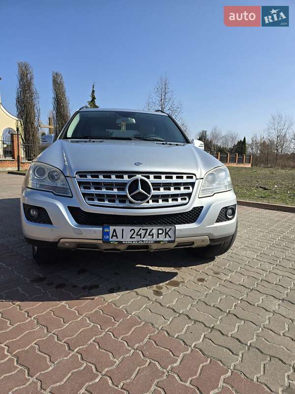 Позашляховик / Кросовер Mercedes-Benz M-Class 2010 в 