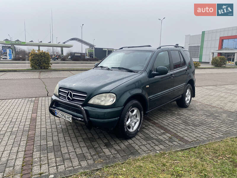 Внедорожник / Кроссовер Mercedes-Benz M-Class 2000 в 