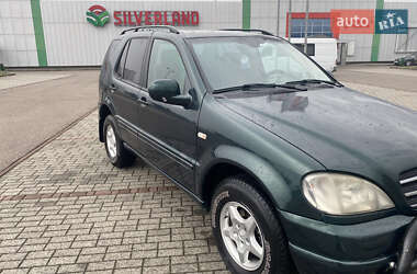 Внедорожник / Кроссовер Mercedes-Benz M-Class 2000 в 