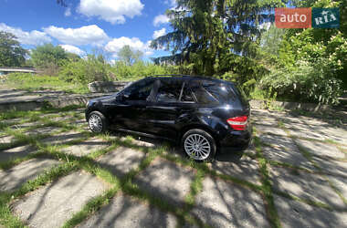 Позашляховик / Кросовер Mercedes-Benz M-Class 2006 в 