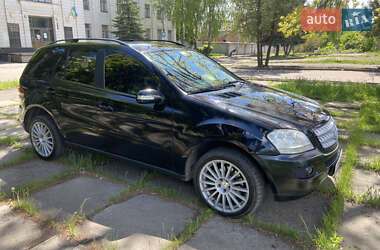 Позашляховик / Кросовер Mercedes-Benz M-Class 2006 в 