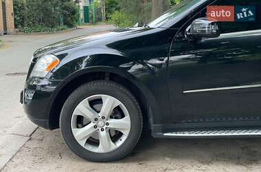 Внедорожник / Кроссовер Mercedes-Benz M-Class 2011 в 