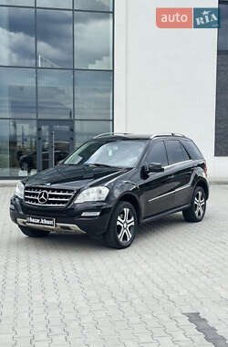 Позашляховик / Кросовер Mercedes-Benz M-Class 2010 в Хусті