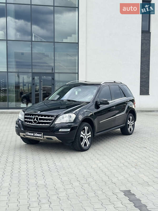 Внедорожник / Кроссовер Mercedes-Benz M-Class 2010 в 