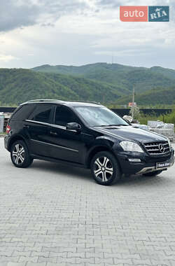 Внедорожник / Кроссовер Mercedes-Benz M-Class 2010 в 
