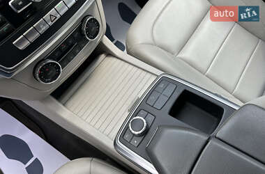 Позашляховик / Кросовер Mercedes-Benz M-Class 2012 в 