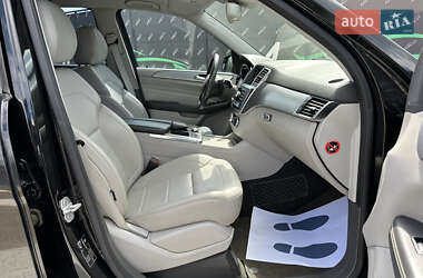 Позашляховик / Кросовер Mercedes-Benz M-Class 2012 в 