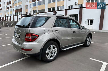 Позашляховик / Кросовер Mercedes-Benz M-Class 2009 в 