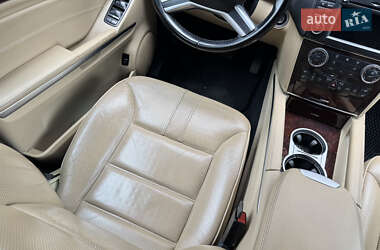 Позашляховик / Кросовер Mercedes-Benz M-Class 2009 в 
