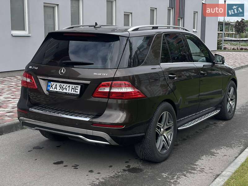 Внедорожник / Кроссовер Mercedes-Benz M-Class 2012 в Днепре