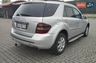 Внедорожник / Кроссовер Mercedes-Benz M-Class 2005 в 