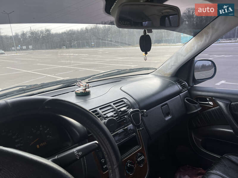 Внедорожник / Кроссовер Mercedes-Benz M-Class 2001 в Запорожье