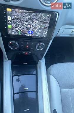 Позашляховик / Кросовер Mercedes-Benz M-Class 2006 в 