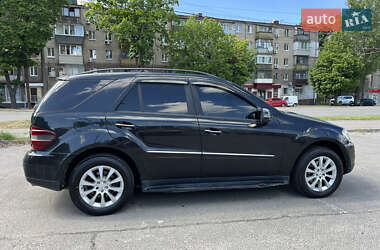 Внедорожник / Кроссовер Mercedes-Benz M-Class 2006 в 
