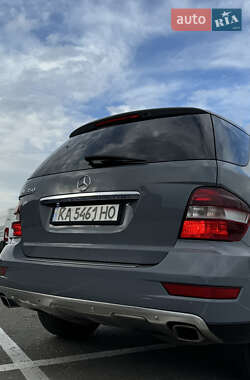 Внедорожник / Кроссовер Mercedes-Benz M-Class 2010 в 
