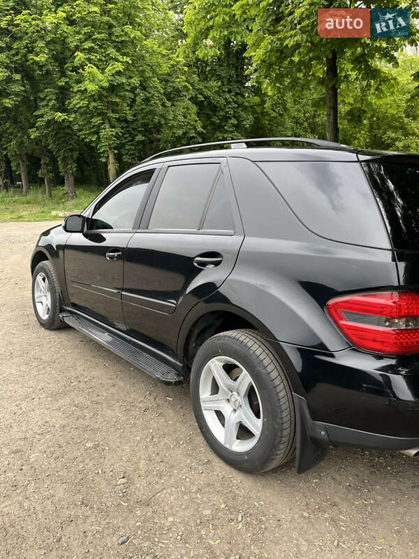 Внедорожник / Кроссовер Mercedes-Benz M-Class 2006 в Ужгороде