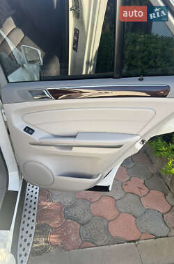 Внедорожник / Кроссовер Mercedes-Benz M-Class 2010 в 