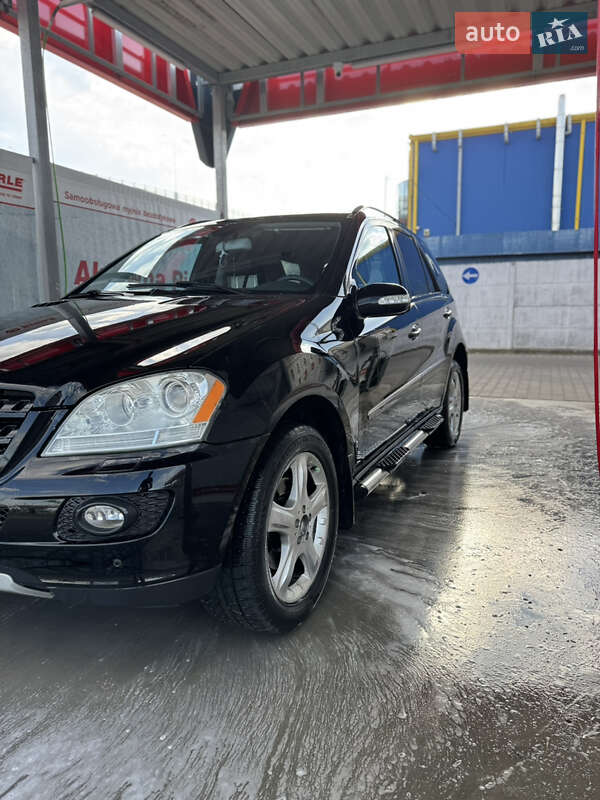 Внедорожник / Кроссовер Mercedes-Benz M-Class 2006 в Ивано-Франковске