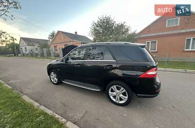 Позашляховик / Кросовер Mercedes-Benz M-Class 2011 в 