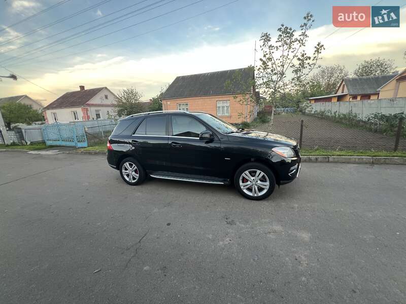 Внедорожник / Кроссовер Mercedes-Benz M-Class 2011 в Ровно