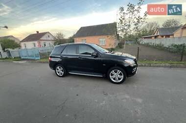 Позашляховик / Кросовер Mercedes-Benz M-Class 2011 в 