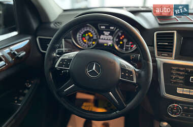 Внедорожник / Кроссовер Mercedes-Benz M-Class 2013 в 