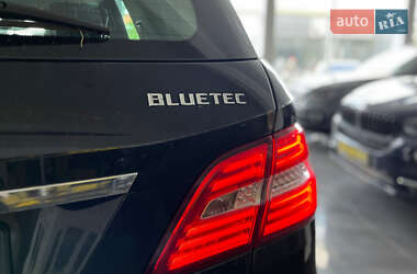 Внедорожник / Кроссовер Mercedes-Benz M-Class 2013 в 