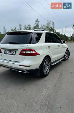Внедорожник / Кроссовер Mercedes-Benz M-Class 2012 в 
