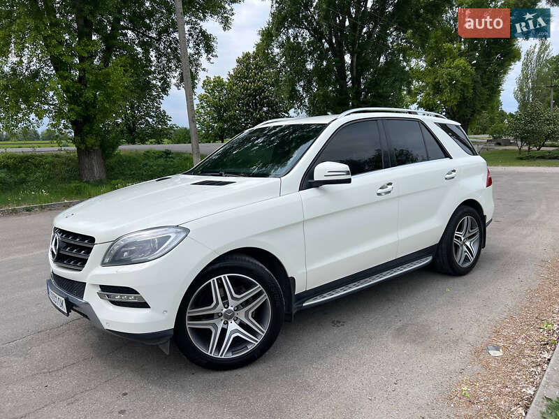Внедорожник / Кроссовер Mercedes-Benz M-Class 2012 в 