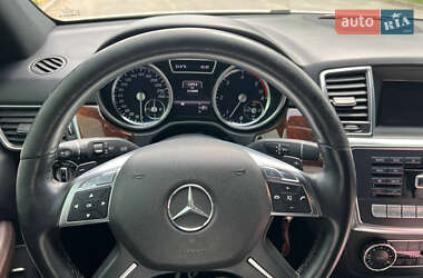 Внедорожник / Кроссовер Mercedes-Benz M-Class 2012 в 
