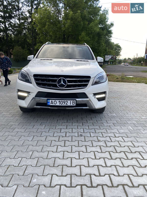 Внедорожник / Кроссовер Mercedes-Benz M-Class 2014 в Ужгороде