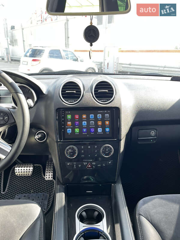 Позашляховик / Кросовер Mercedes-Benz M-Class 2010 в Києві