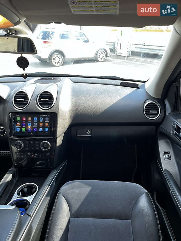 Позашляховик / Кросовер Mercedes-Benz M-Class 2010 в Києві