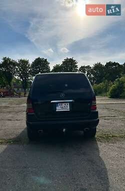 Внедорожник / Кроссовер Mercedes-Benz M-Class 1999 в 