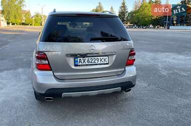 Позашляховик / Кросовер Mercedes-Benz M-Class 2008 в 