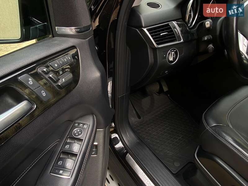 Внедорожник / Кроссовер Mercedes-Benz M-Class 2011 в Одессе