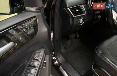 Внедорожник / Кроссовер Mercedes-Benz M-Class 2011 в 
