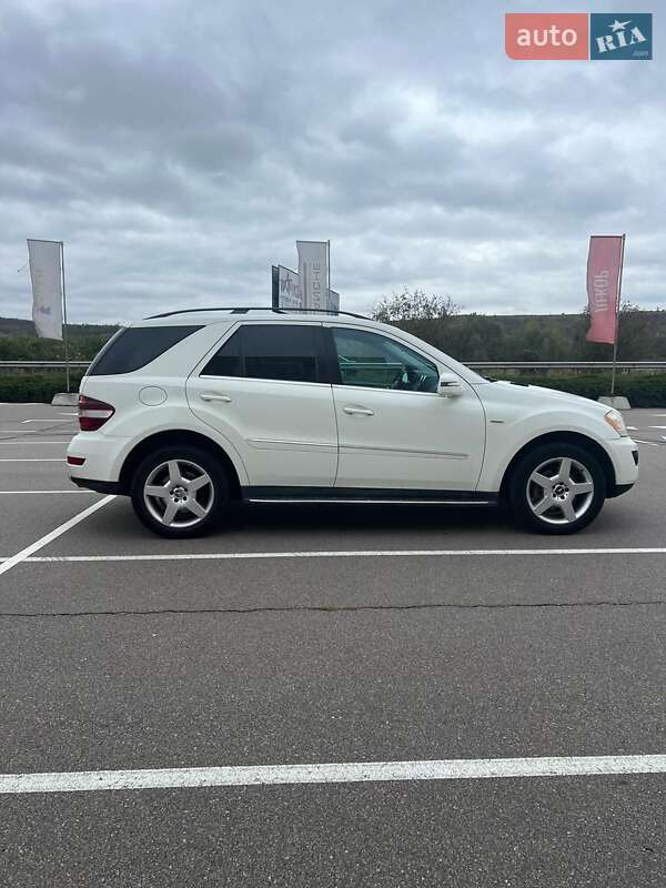 Позашляховик / Кросовер Mercedes-Benz M-Class 2010 в Тростянці фото 3 Позашляховик / Кросовер Mercedes-Benz M-Class 2010 в Тростянці