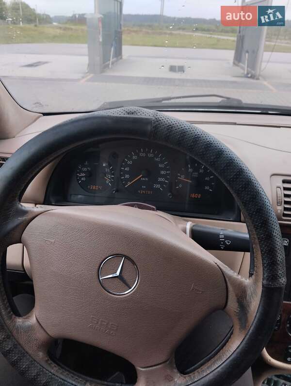 Внедорожник / Кроссовер Mercedes-Benz M-Class 2000 в 