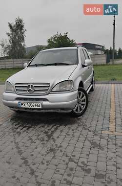 Внедорожник / Кроссовер Mercedes-Benz M-Class 2000 в 