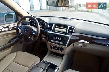 Внедорожник / Кроссовер Mercedes-Benz M-Class 2013 в 